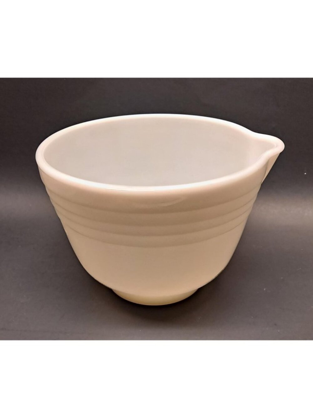 PYREX Milk Glass Mixing Bowl Vintage 40s Hamilton Beach #21 White Pour Spout USA